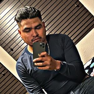 Meet your Posher, Efrain